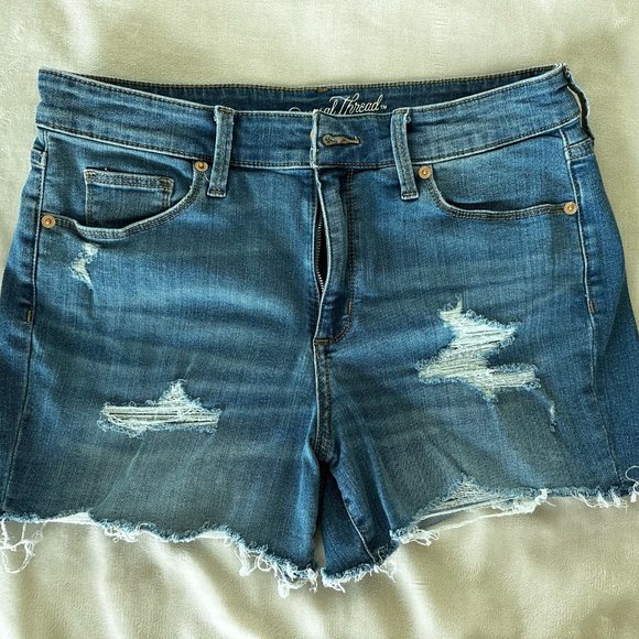 Jean Shorts - Universal Thread High Rise Midi - Picture 1 of 4